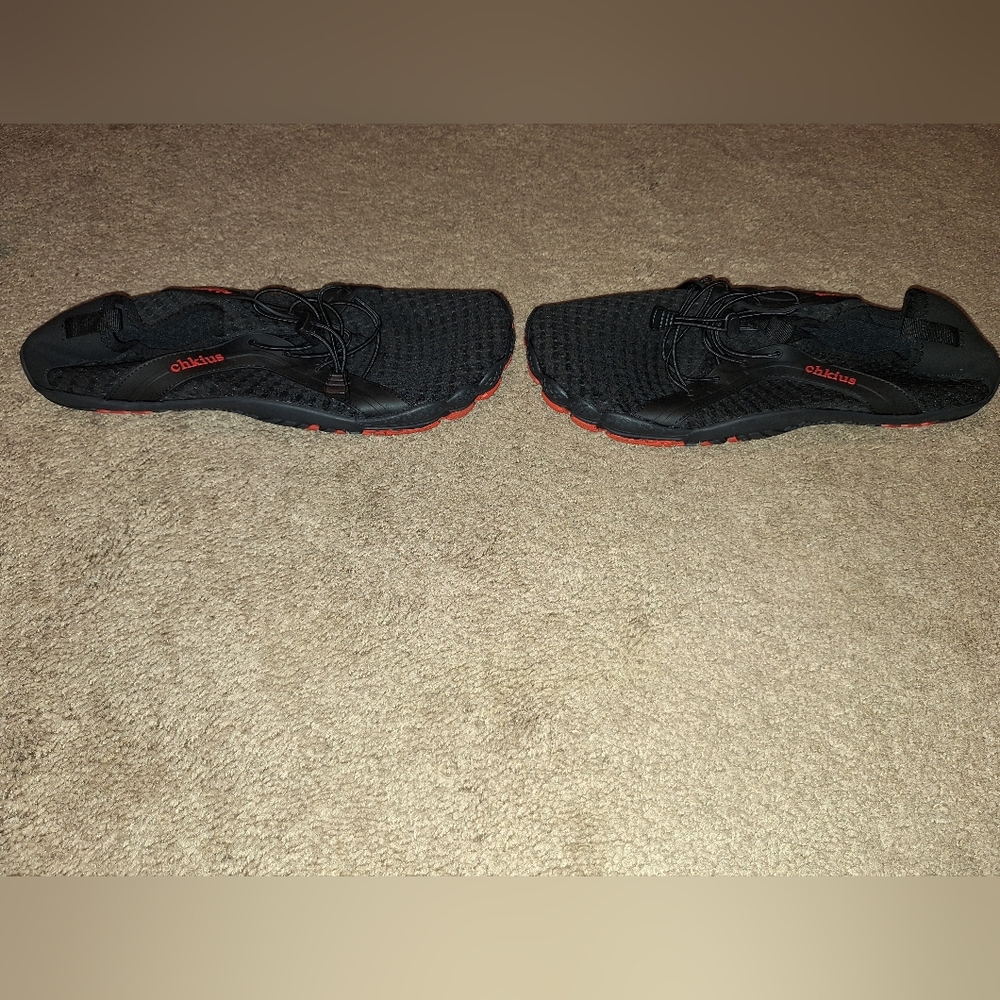 NWT / MENS SIZE 12 / Chkus Black Athletic Water Shoes with Red Accents - Picture 12 of 13